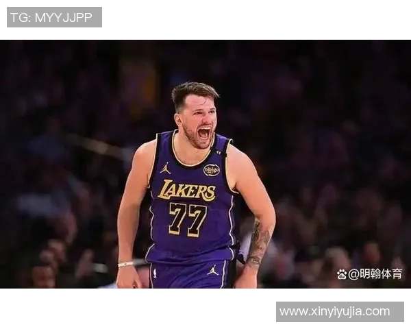 雷迪克满意东契奇与詹姆斯无球配合，湖人战胜爵士创季高分