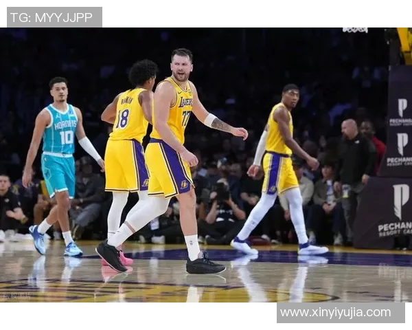 鲍尔30分 黄蜂战胜湖人